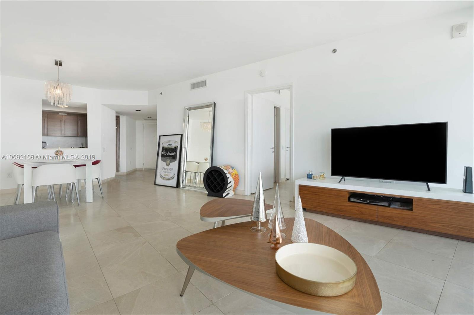 450 Alton Road, Unit 810 Miami Beach, FL 33139 - Photo 7 of 23