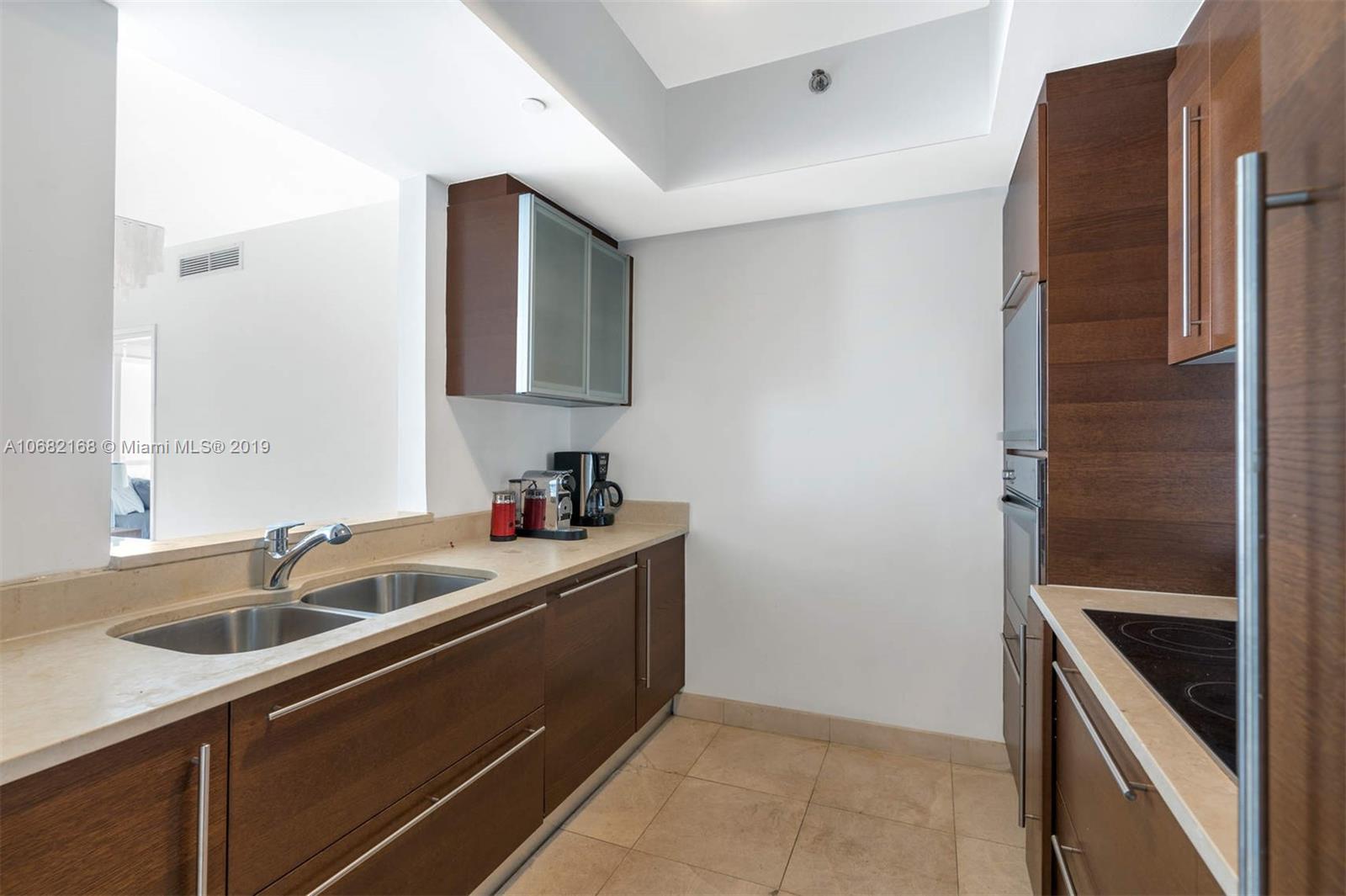 450 Alton Road, Unit 810 Miami Beach, FL 33139 - Photo 9 of 23