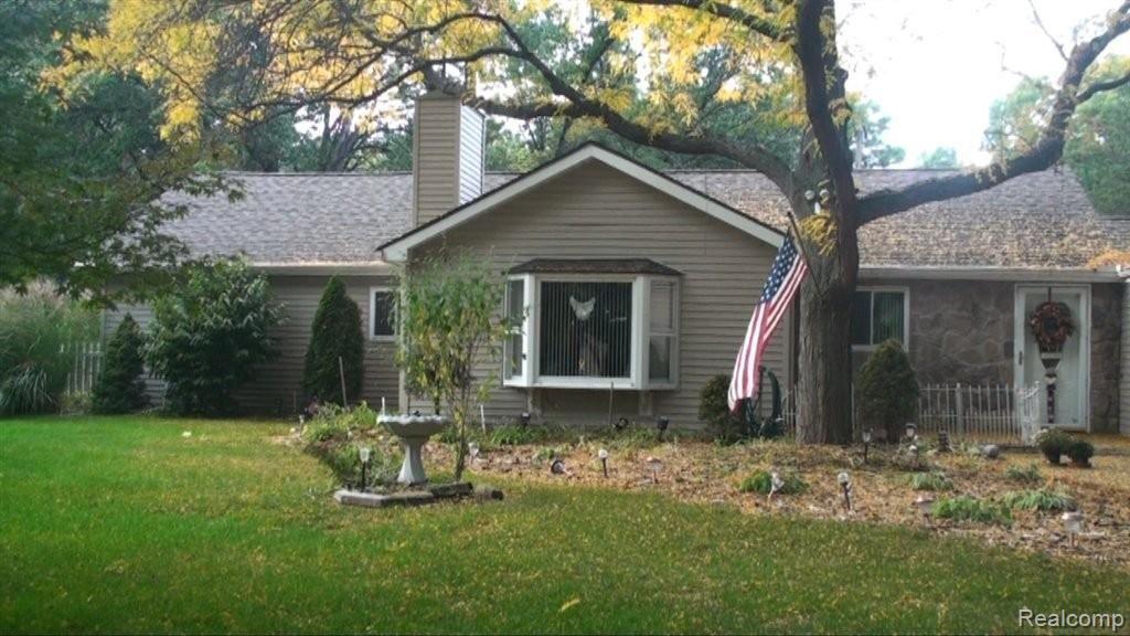 5304 Hillcrest Road Clarkston, MI 48346 - Photo 4 of 55 Bay Window