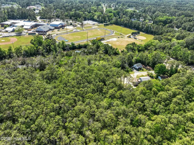 $450,000 | 132 Ward Lane, Manteo, NC 27954