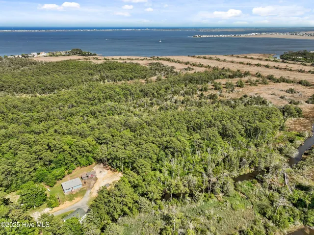 $450,000 | 132 Ward Lane, Manteo, NC 27954