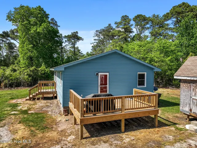 $450,000 | 132 Ward Lane, Manteo, NC 27954