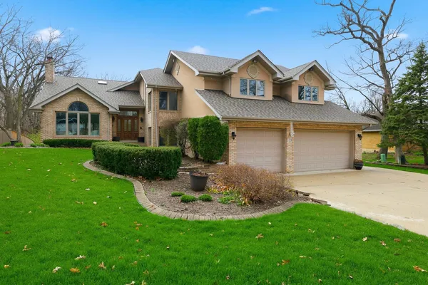 $1,249,000 | 33 West Eureka Avenue, Lemont, IL 60439