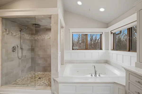 $1,249,000 | 33 West Eureka Avenue, Lemont, IL 60439