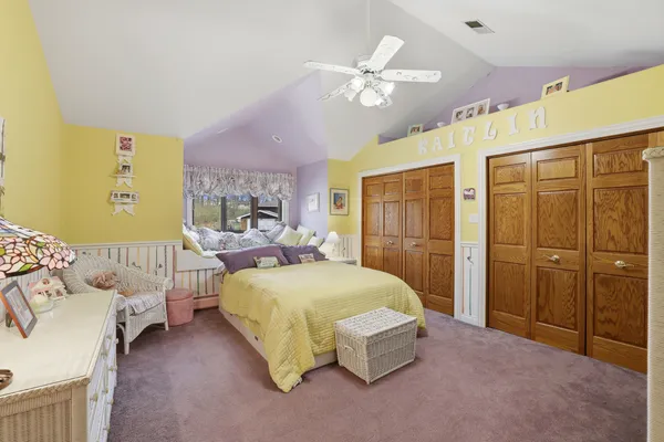$1,100,000 | 33 West Eureka Avenue, Lemont, IL 60439