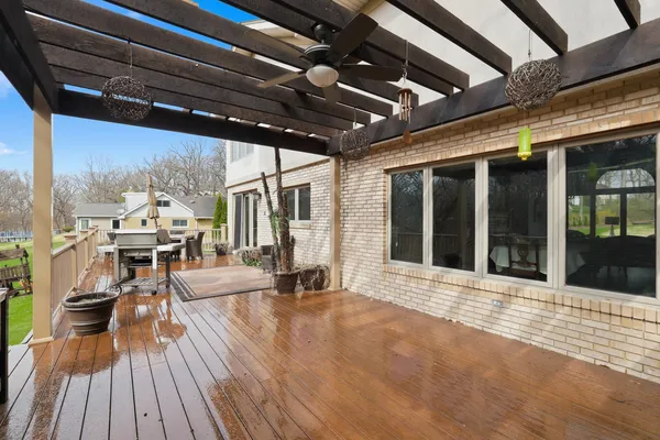 $1,100,000 | 33 West Eureka Avenue, Lemont, IL 60439
