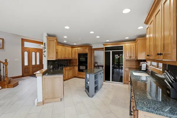 $1,249,000 | 33 West Eureka Avenue, Lemont, IL 60439