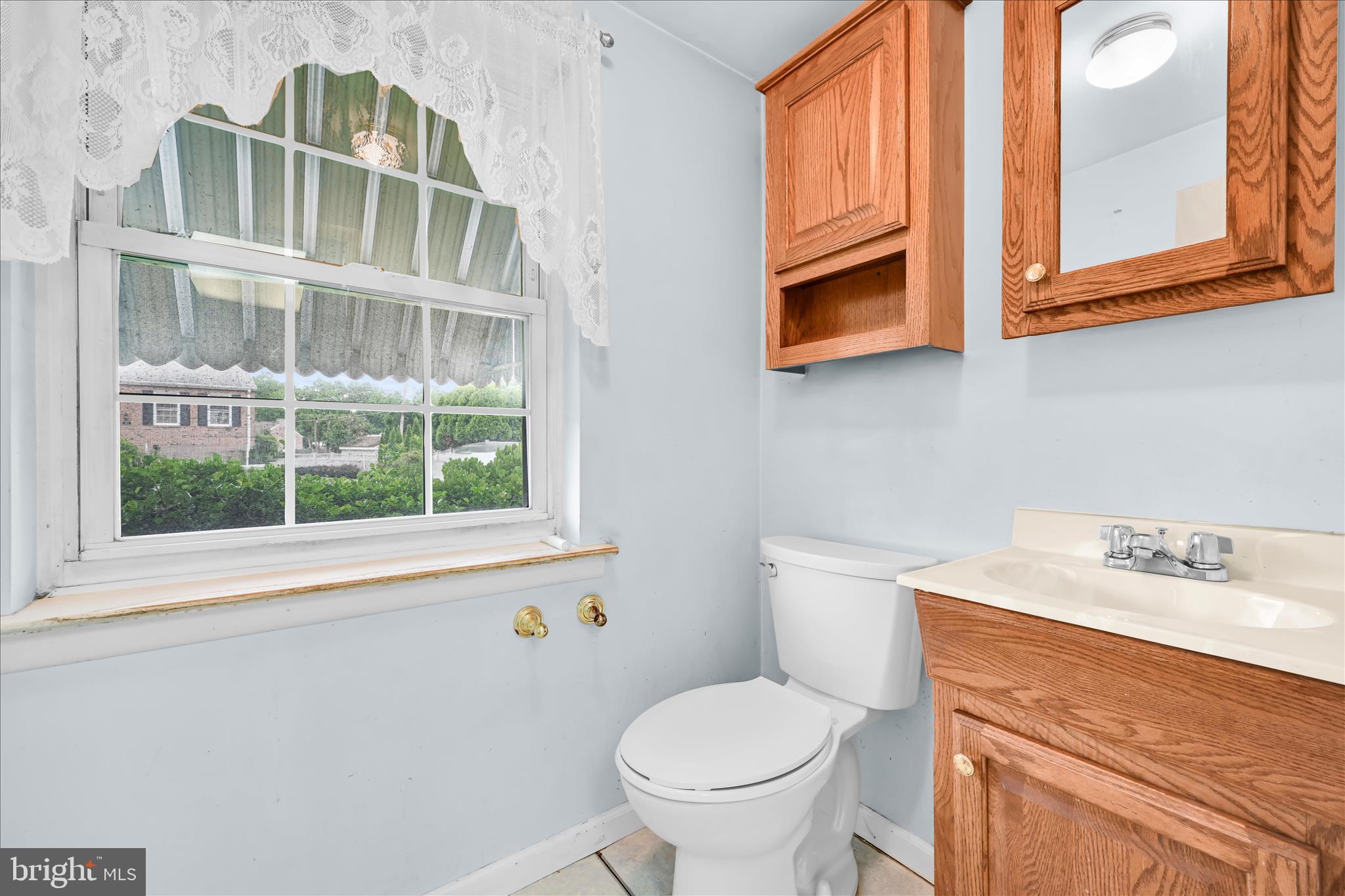 110 Greendale Road Philadelphia, PA 19154 - Photo 25 of 32 Powder Room