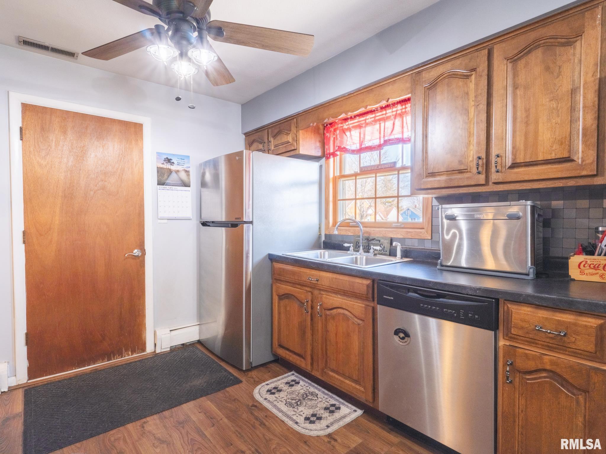 113 North 6th Street Dunlap, IL 61525 - Photo 15 of 55