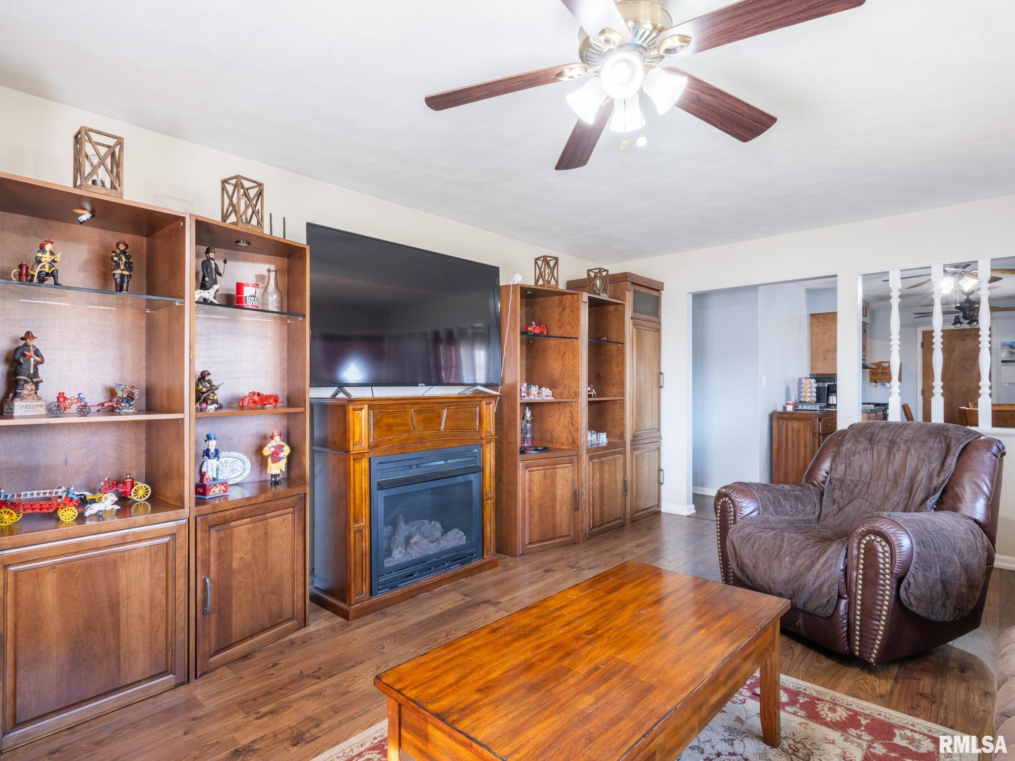 113 North 6th Street Dunlap, IL 61525 - Photo 5 of 55