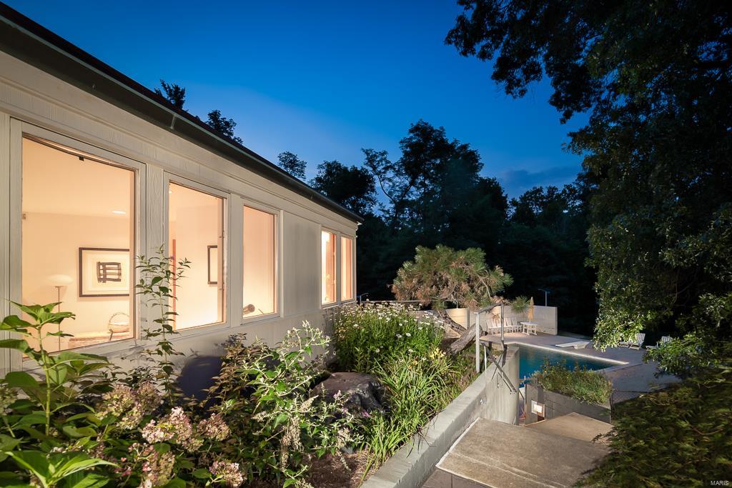 9806 Litzsinger Road Ladue, MO 63124 - Photo 2 of 4