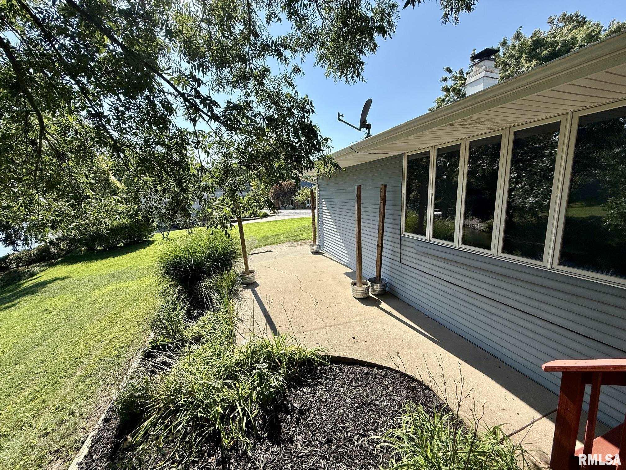 165 Birch Road Petersburg, IL 62675 - Photo 21 of 24 Gallery Image 21