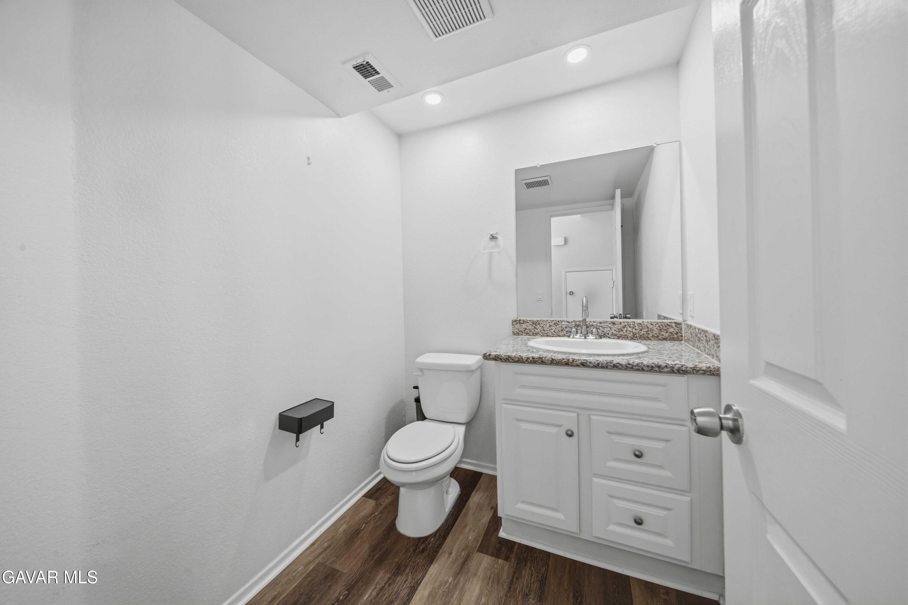 43753 Rialto Drive Lancaster, CA 93535 - Photo 15 of 38 43753 Rialto Dr Lancaster-8