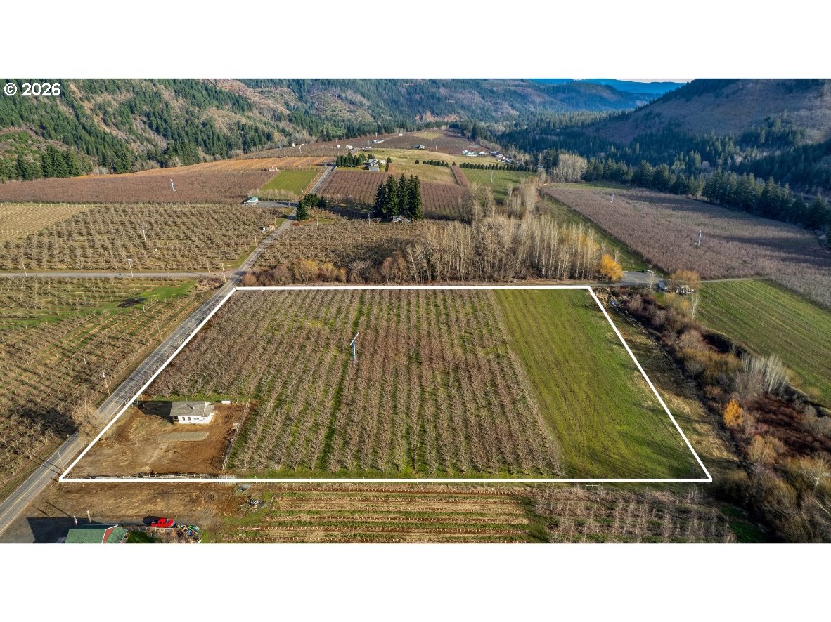 4975 Green Road Hood River, OR 97031 - Photo 2 of 35
