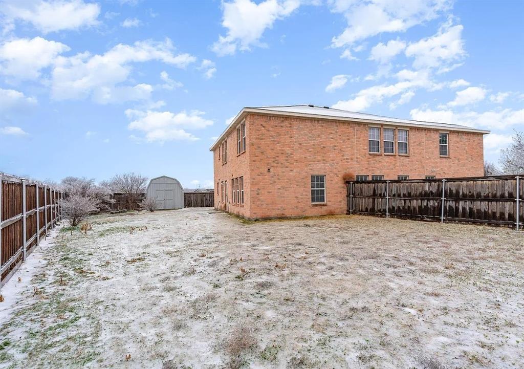 2743 Cold Water Trail Grand Prairie, TX 75052 - Photo 6 of 20 a backyard of a house