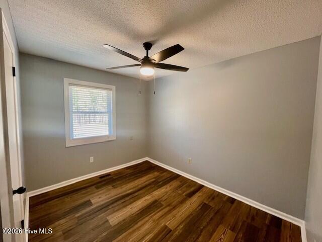 82 Bay Ridge Road Harrells, NC 28444 - Photo 18 of 29 middle bed