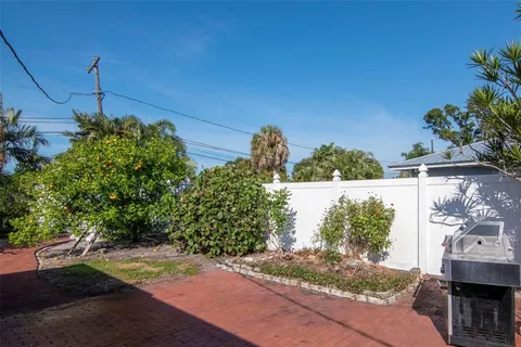 $900,000 | 3991 38th Way South, St. Petersburg, FL 33711