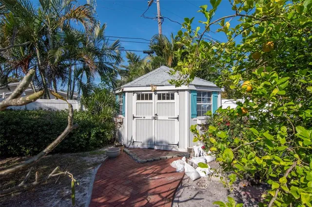 $900,000 | 3991 38th Way South, St. Petersburg, FL 33711