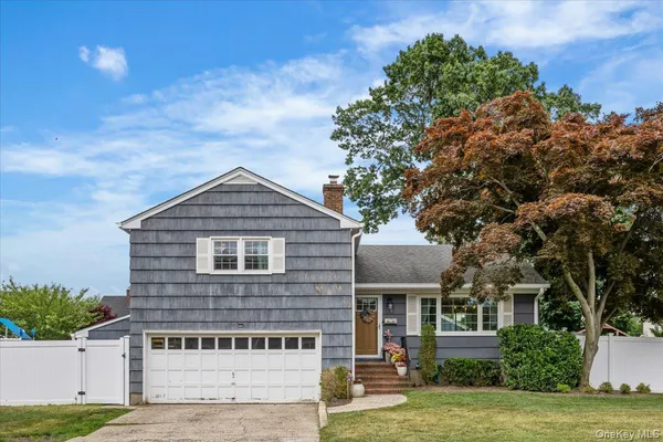 $899,000 | 38 Driscoll Avenue, Rockville Centre, NY 11570