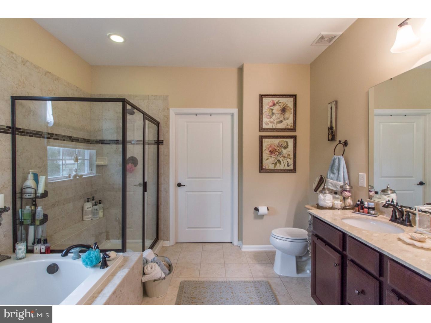 870 Reynards Run Blue Bell, PA 19422 - Photo 16 of 25 Master Bathroom