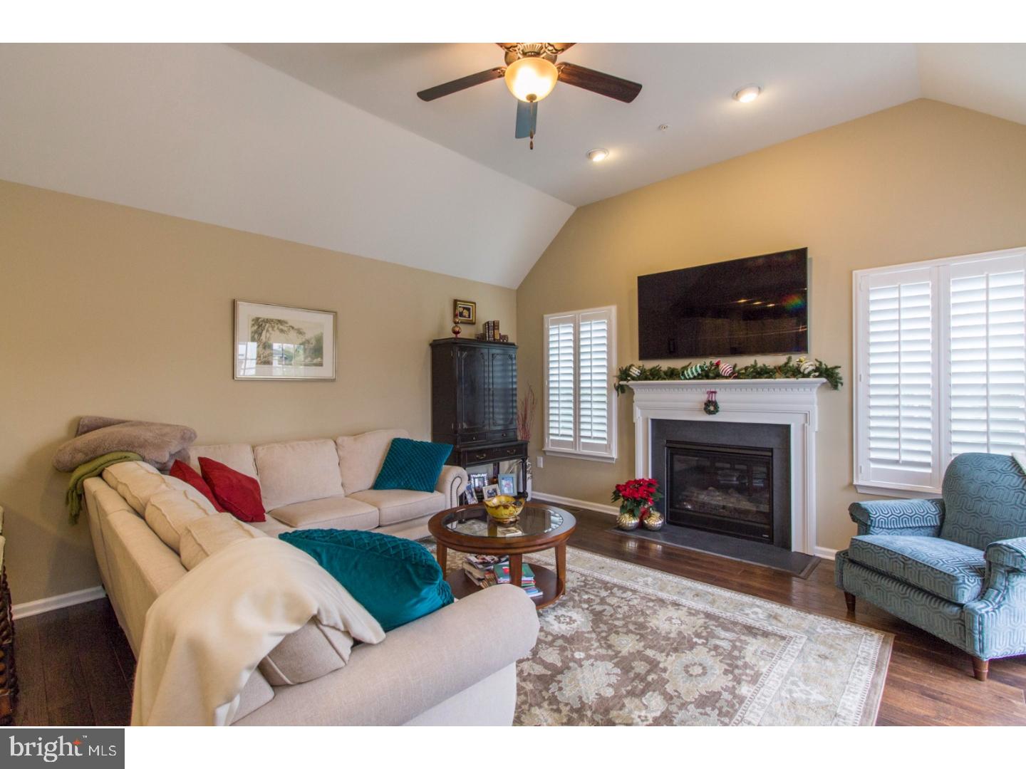 870 Reynards Run Blue Bell, PA 19422 - Photo 10 of 25 Family Room