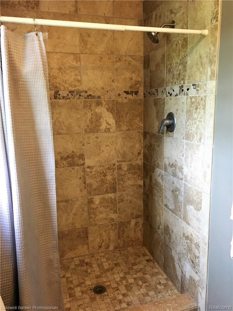 3256 Davis Lake Road Lapeer, MI 48446 - Photo 32 of 61 IMG_1375 (2).JPG