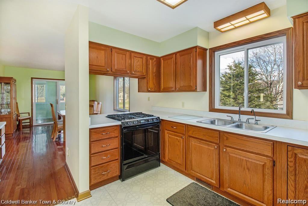 6641 Winans Lake Road Brighton, MI 48116 - Photo 5 of 29 GetMedia-4.jpg