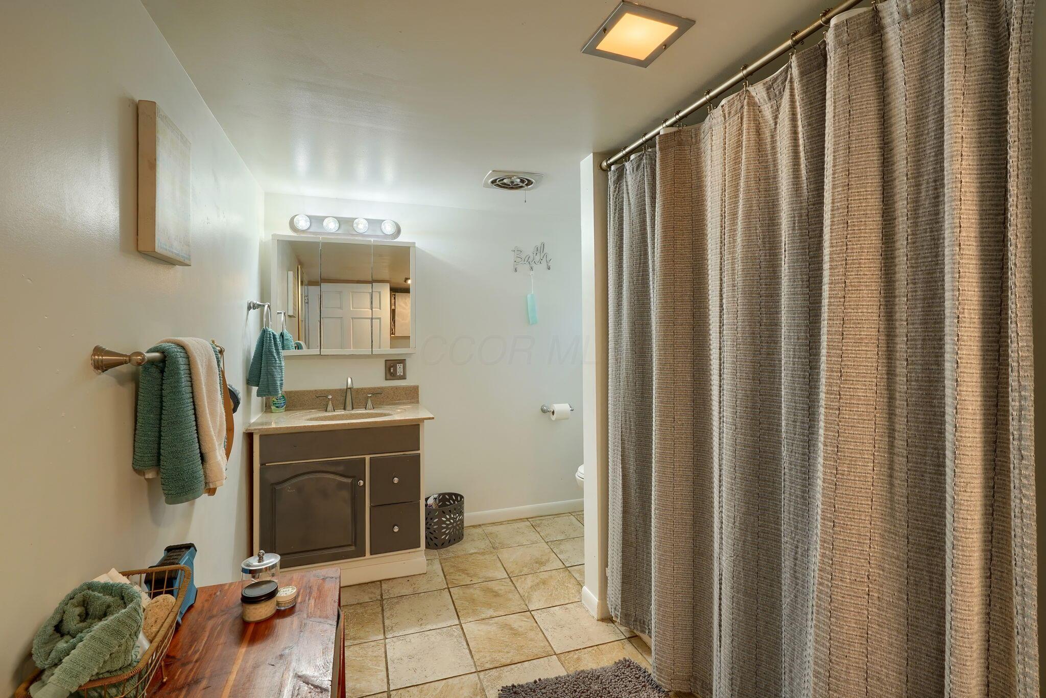 11614 Hayesville Road Kingston, OH 45644 - Photo 18 of 50 Full Bathroom