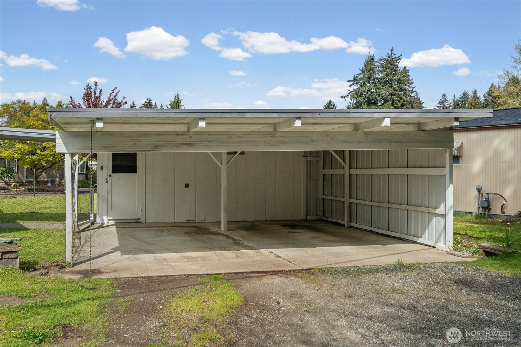 930 Trosper Road Southwest, Unit 33 Tumwater, WA 98512 - Photo 19 of 26 a view of a backyard