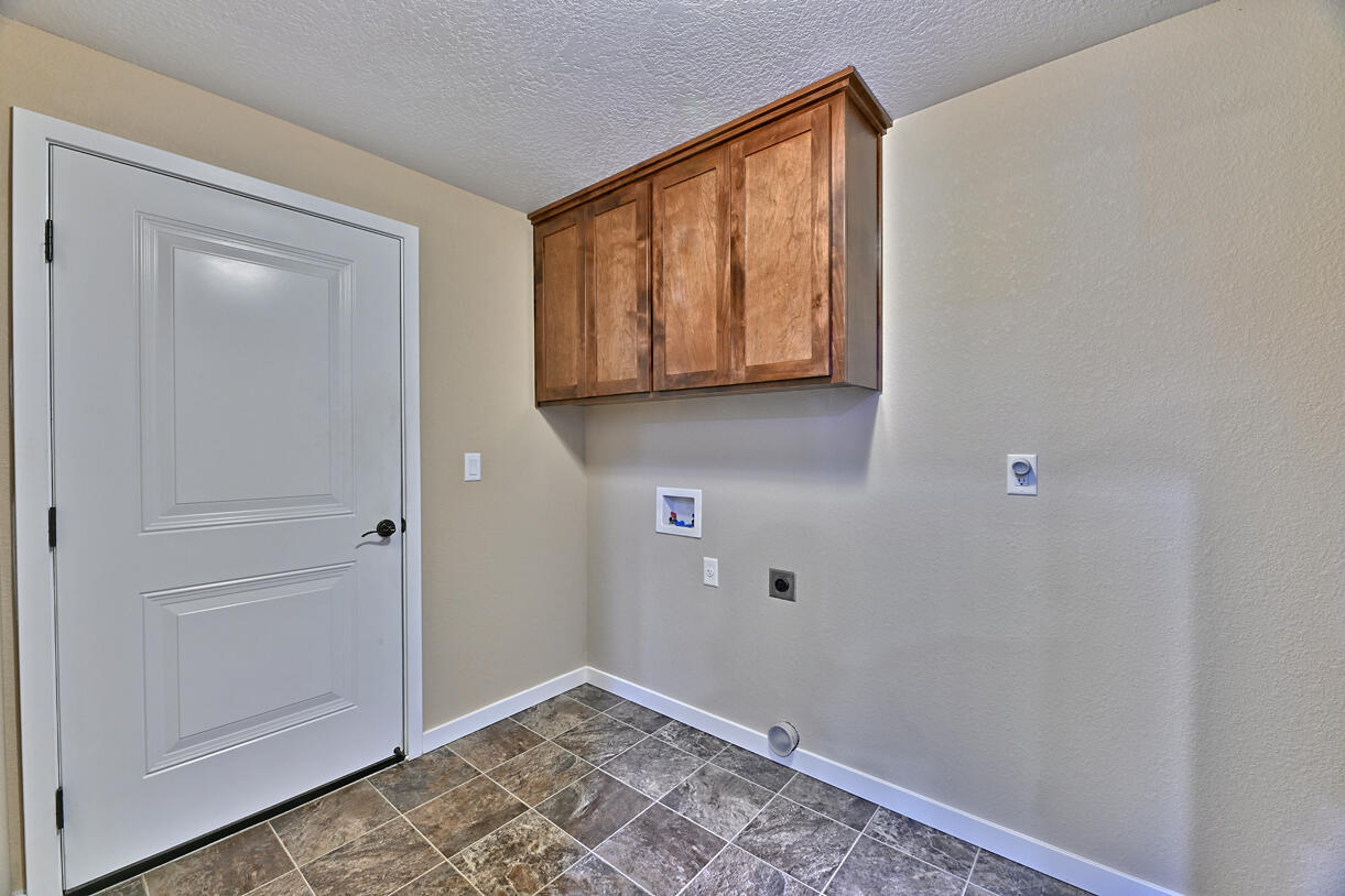 154 Dianne Way Eagle Point, OR 97524 - Photo 12 of 22 Gallery Image 12
