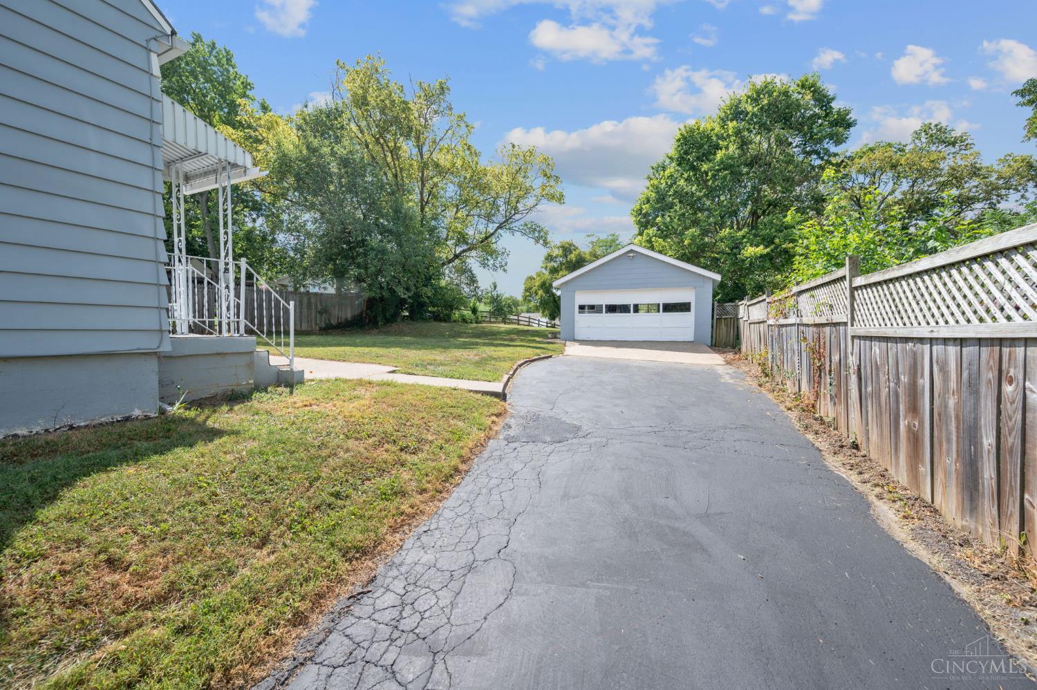 7101 Dunn Road Cincinnati, OH 45230 - Photo 7 of 50