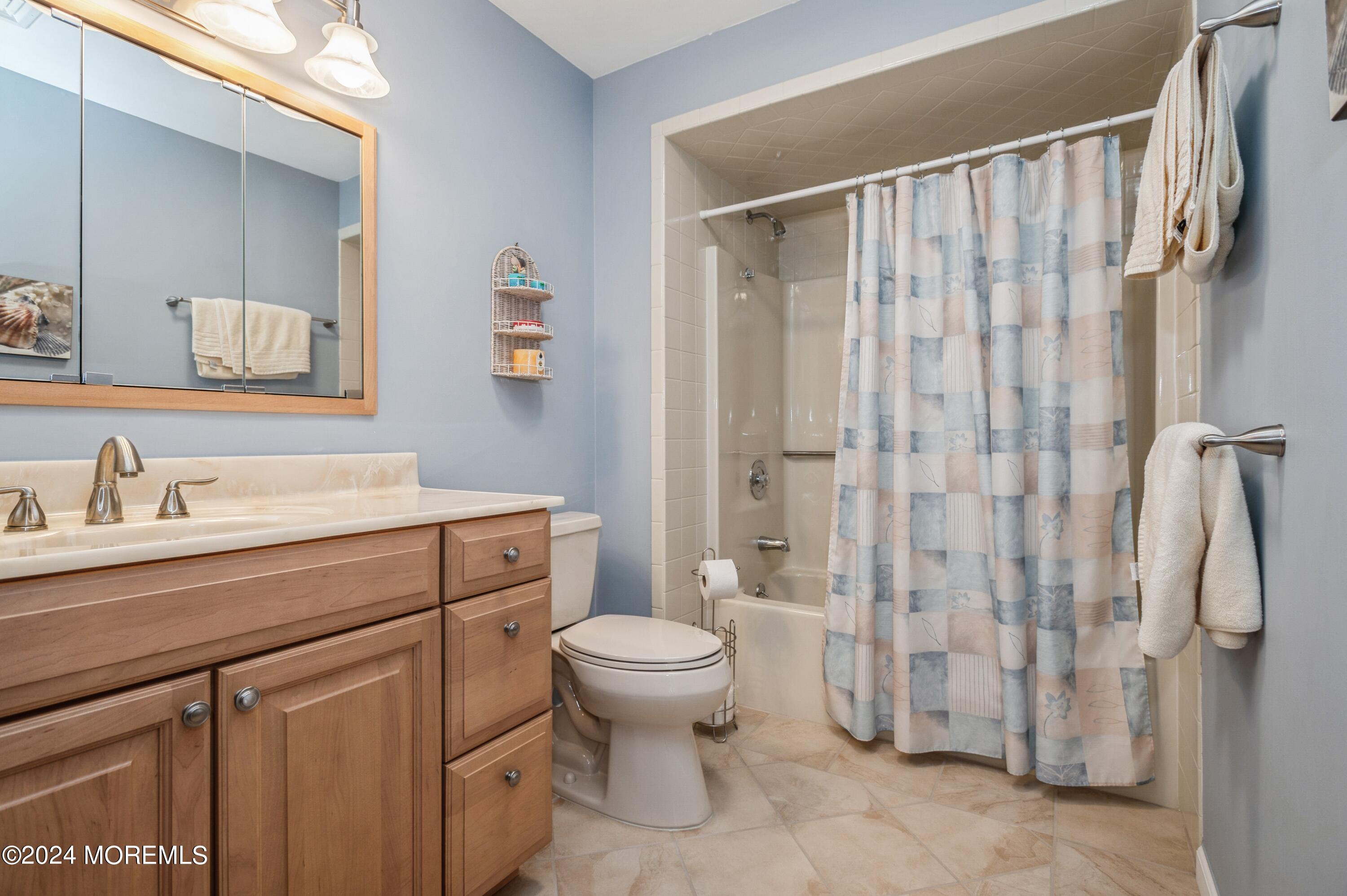 1208 Rue Avenue Point Pleasant, NJ 08742 - Photo 24 of 30 24_1208RueAve_8_FullBathroom2ndlevel_HiR