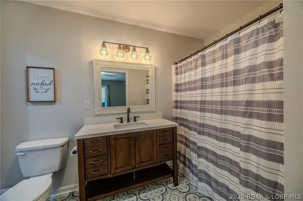 $490,000 | 28247 Cove Drive, Lincoln, MO 65338
