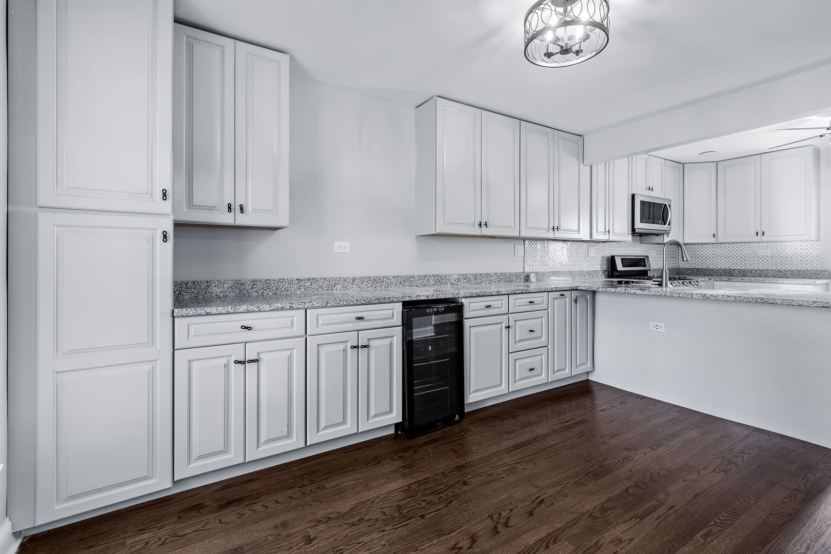 1021 South Seminary Avenue Park Ridge, IL 60068 - Photo 3 of 26 Gallery Image 3