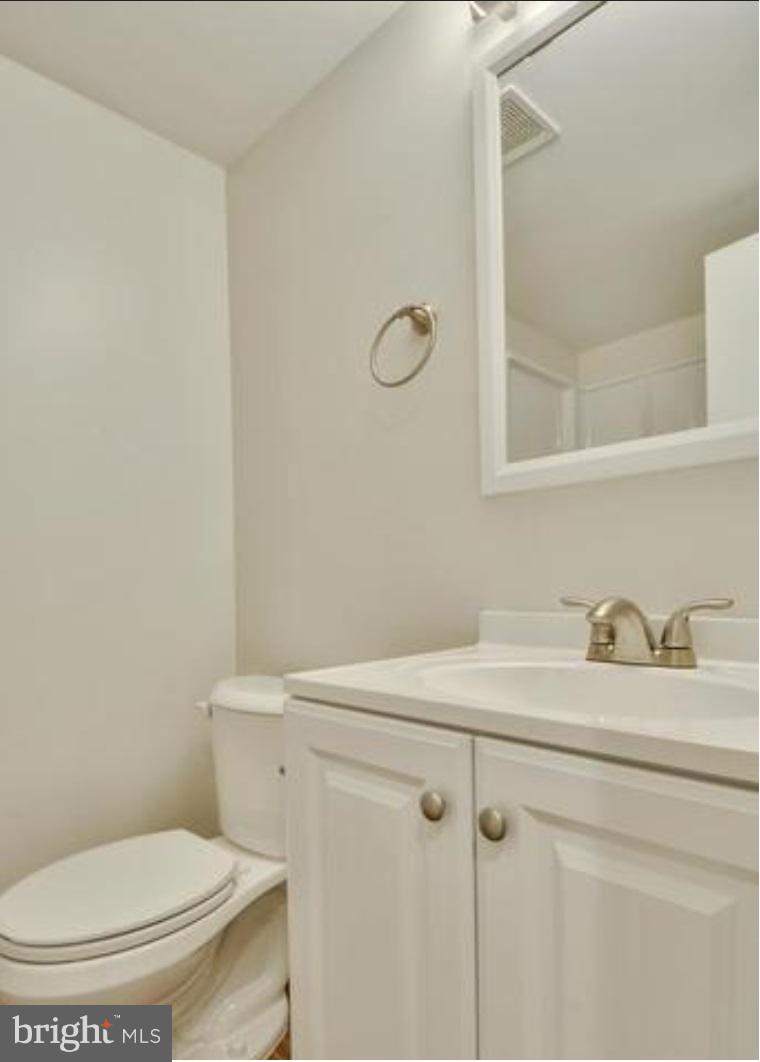 2230 Castle Rock Square, Unit 12C Reston, VA 20191 - Photo 8 of 8 Bath