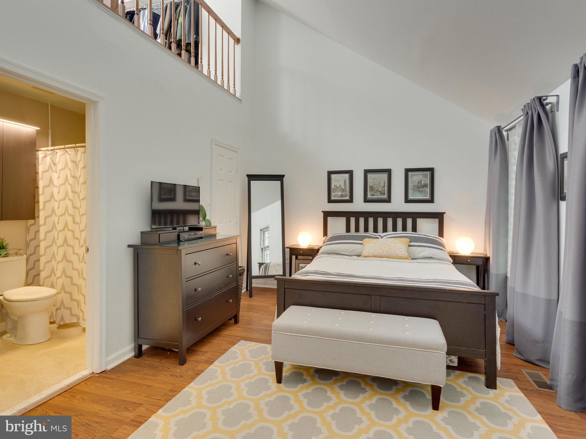 8214 Maple Ridge Avenue Springfield, VA 22153 - Photo 11 of 23 Bedroom (Master)