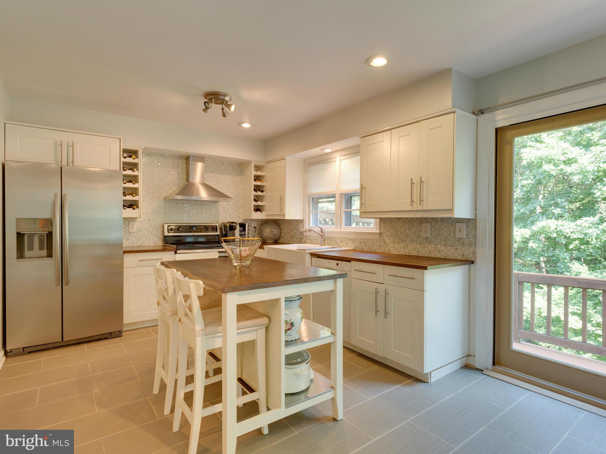 8214 Maple Ridge Avenue Springfield, VA 22153 - Photo 7 of 23 Kitchen