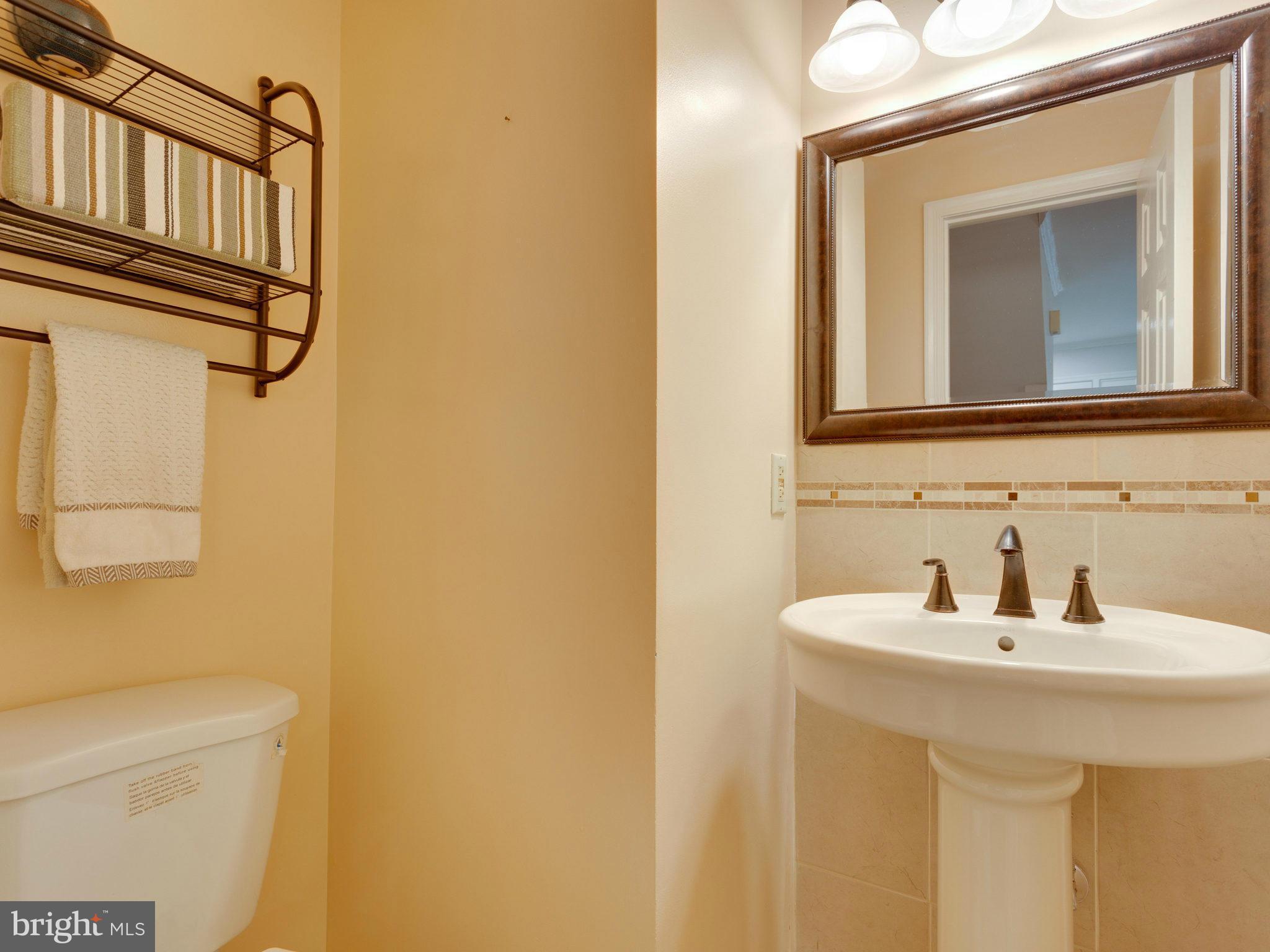 8214 Maple Ridge Avenue Springfield, VA 22153 - Photo 10 of 23 Bath