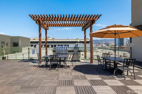 a view of entryway with a front door