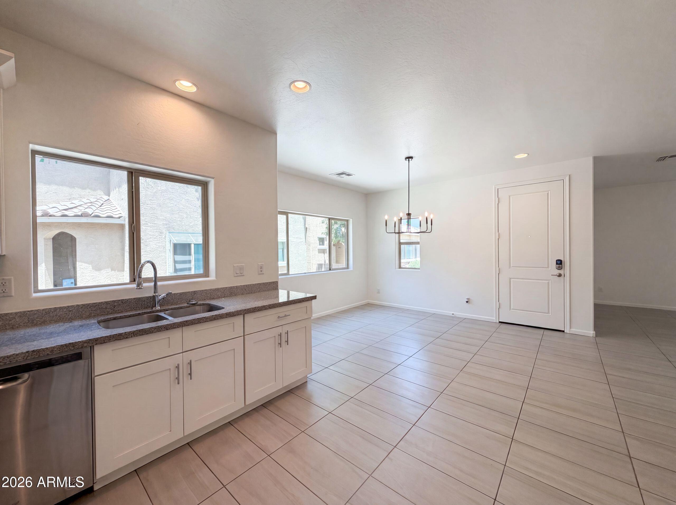 1826 West Pollack Street Phoenix, AZ 85041 - Photo 7 of 23 listing_6