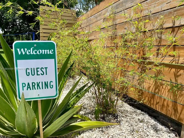 $1,700 | Golden Glades, Miami, FL 33168