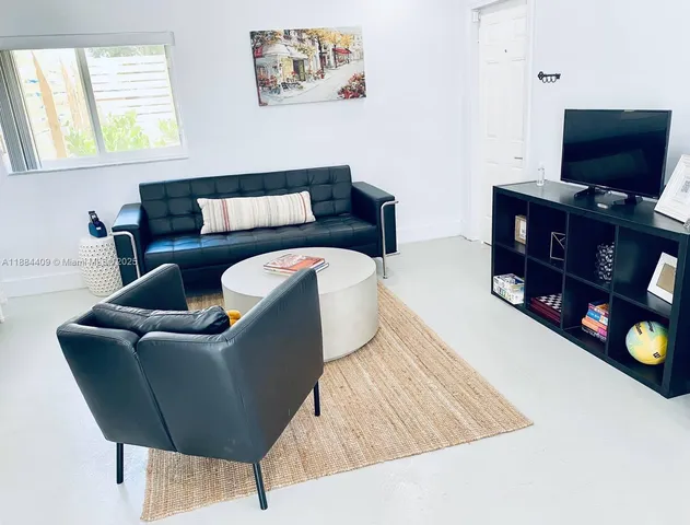 $1,700 | Golden Glades, Miami, FL 33168