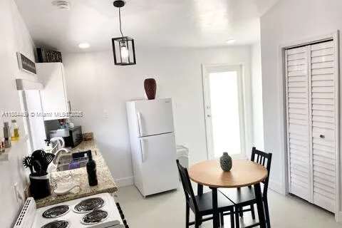 $1,700 | Golden Glades, Miami, FL 33168