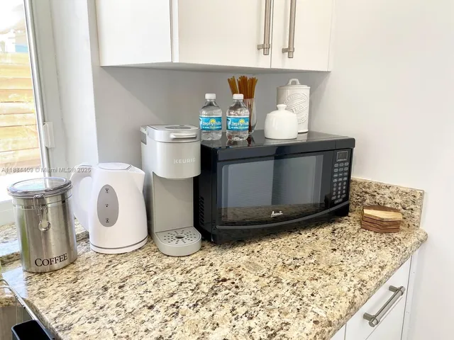 $1,700 | Golden Glades, Miami, FL 33168