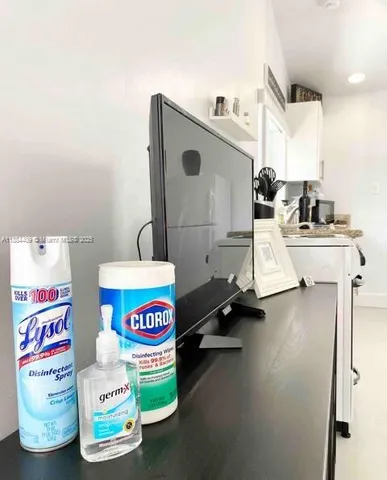 $1,700 | Golden Glades, Miami, FL 33168