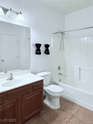 $215,000 | 4437 Dover Straight Street, Unit 302, Las Vegas, NV 89115