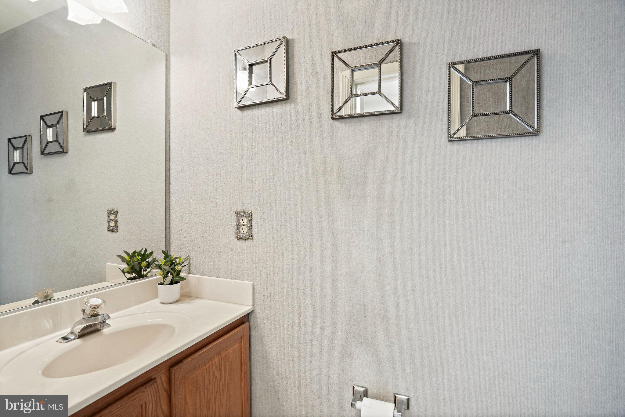 1201 Hunters Mill Avenue Fort Washington, MD 20744 - Photo 16 of 32 Main Level Half Bathroom