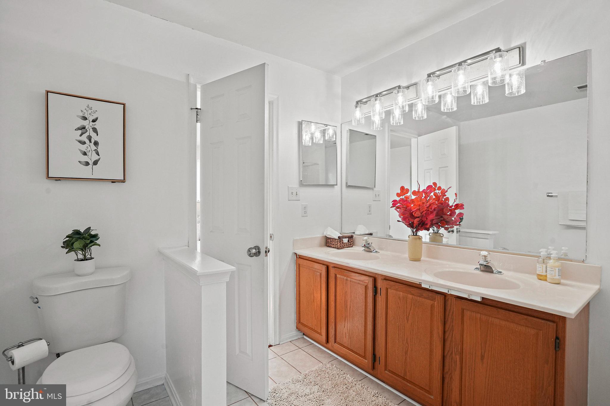 1201 Hunters Mill Avenue Fort Washington, MD 20744 - Photo 21 of 32 Primary Bedroom En Suite Bathroom