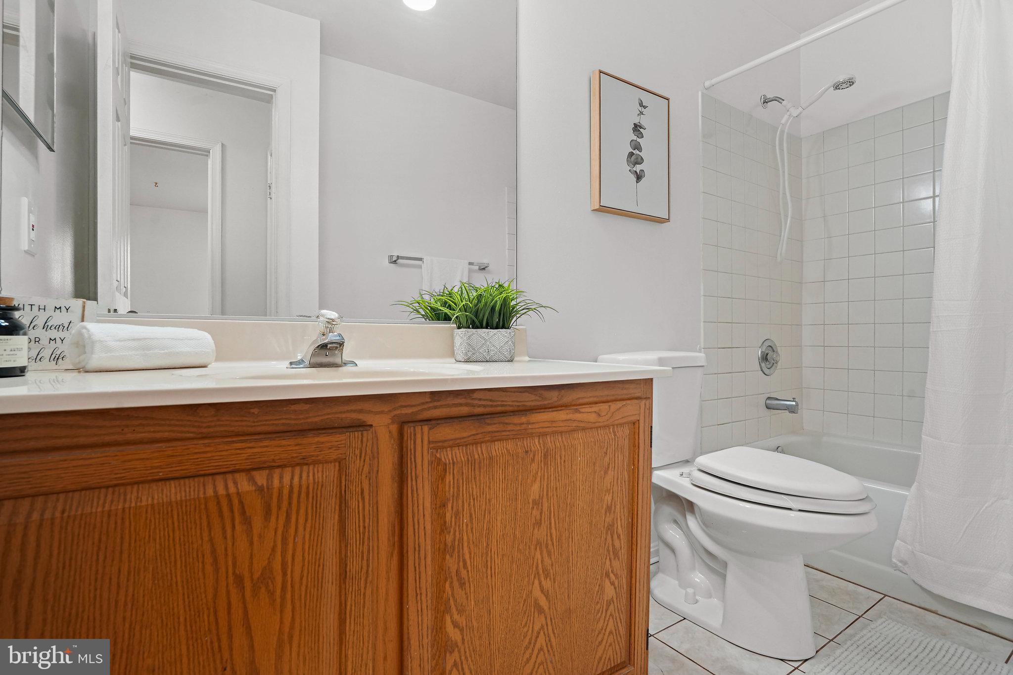 1201 Hunters Mill Avenue Fort Washington, MD 20744 - Photo 24 of 32 Hallway Bathroom