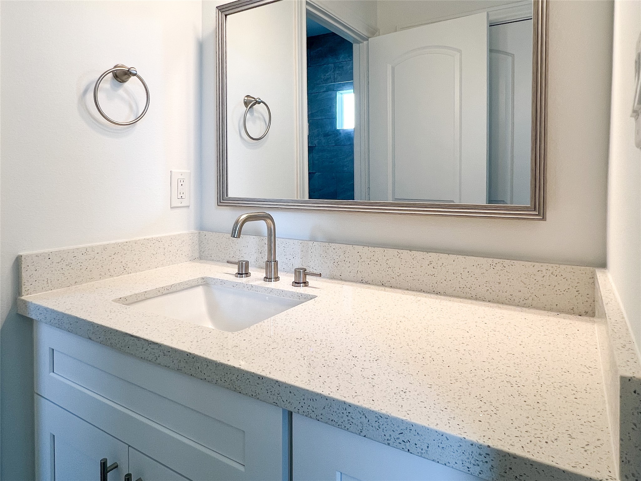 126 Lakeland Circle Rosharon, TX 77583 - Photo 41 of 49 Bathroom #3